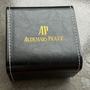 COPY - AP Travel Watch Box NO WATCH